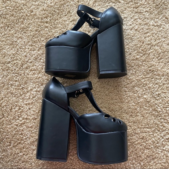 Black platform heels - Picture 5 of 10